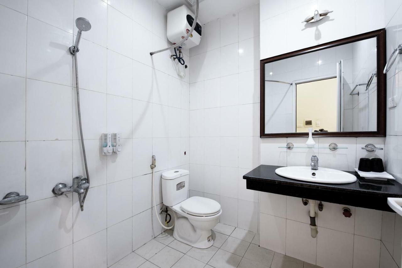 Oyo 376 A Dong Hotel Hanoi Esterno foto